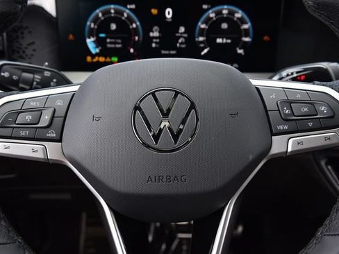 New 2026 Volkswagen Tiguan SE R-Line AWD/4WD image 18