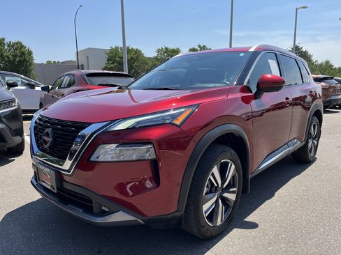 Used 2022 Nissan Rogue SL w/ SL Premium Package image 4