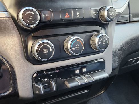 Used 2024 RAM 3500 Big Horn image 19