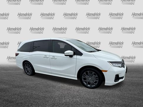 New 2026 Honda Odyssey Touring image 2