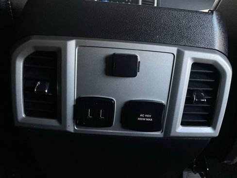 Used 2019 Ford F150 Lariat w/ Trailer Tow Package image 20