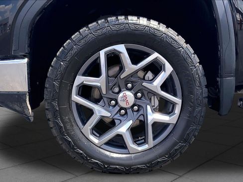 Used 2022 GMC Sierra 1500 SLT AWD/4WD image 11