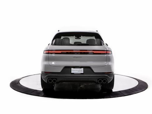 New 2026 Porsche Cayenne E-Hybrid AWD/4WD image 6