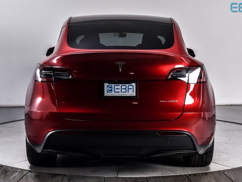 Used 2024 Tesla Model Y Long Range image 5