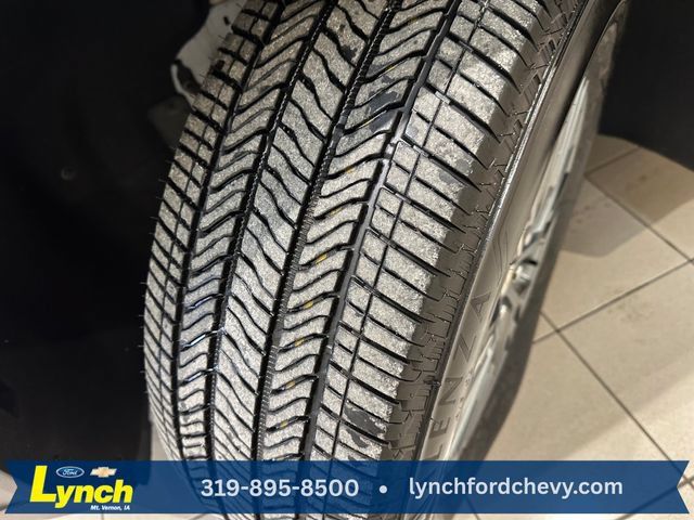 Used 2025 Chevrolet Traverse LT AWD/4WD image 30