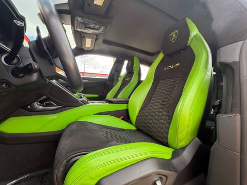 Used 2021 Lamborghini Urus image 17