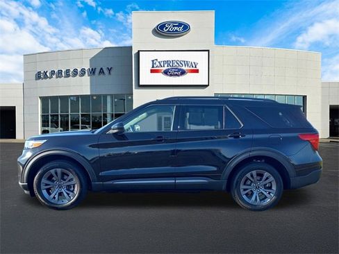 Used 2023 Ford Explorer XLT w/ Equipment Group 202A image 9
