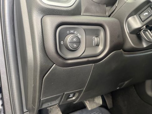 New 2022 RAM 2500 Big Horn w/ Level C Equiment Group image 38