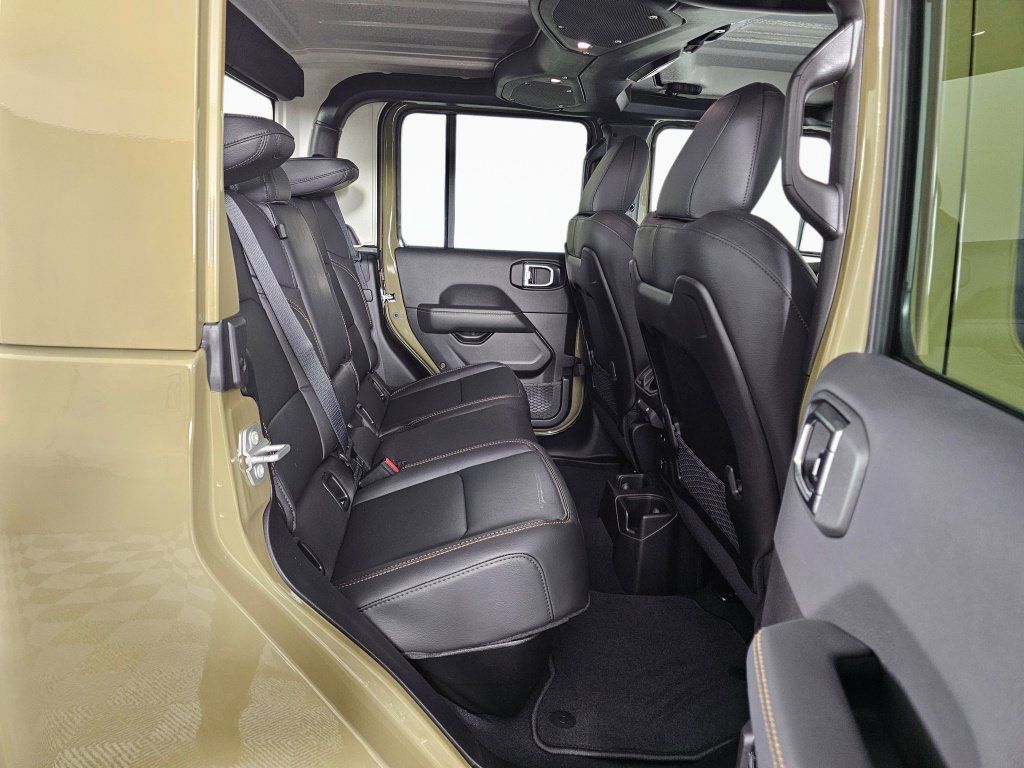 New 2026 Jeep Gladiator Sport AWD/4WD image 37
