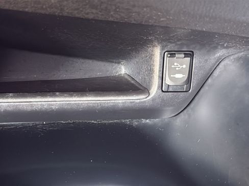 Used 2018 Toyota C-HR XLE image 20