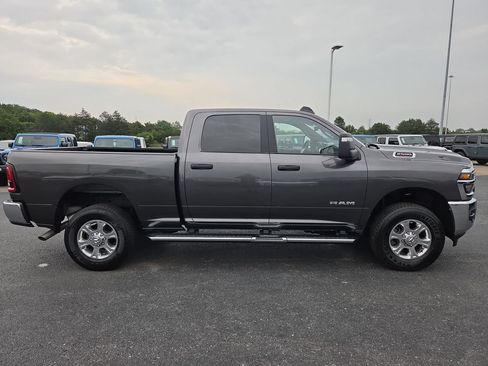 Used 2025 RAM 2500 Big Horn AWD/4WD image 9