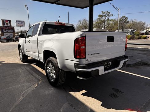 Used 2022 Chevrolet Colorado LT w/ Fleet Safety Package image 5