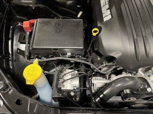 Used 2023 Dodge Challenger R/T w/ Blacktop Package image 13