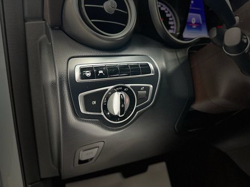 Used 2016 Mercedes-Benz GLC 300 4MATIC image 19