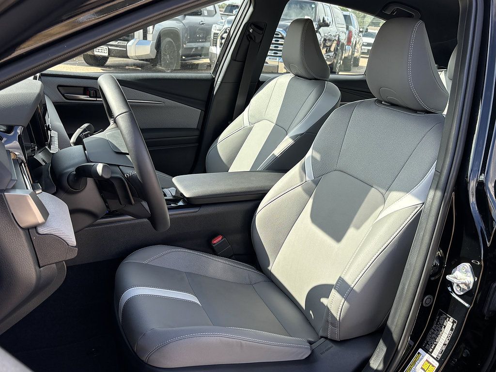 Used 2026 Toyota Camry SE w/ Convenience Package FWD image 10