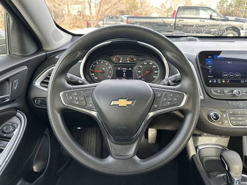 Used 2024 Chevrolet Malibu LT image 11