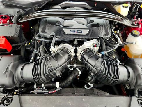 Used 2025 Ford Mustang GT Premium image 23