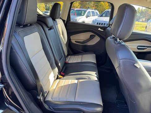 Used 2019 Ford Escape SEL image 24