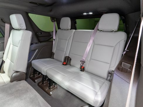 Used 2022 Chevrolet Tahoe LT w/ LT Signature Package RWD image 34