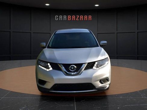 Used 2015 Nissan Rogue S image 2