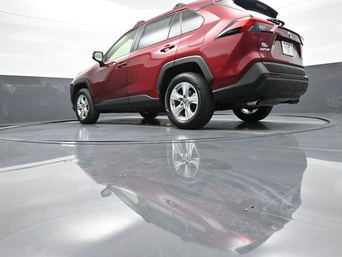 Certified 2019 Toyota RAV4 XLE w/ Convenience Package image 32