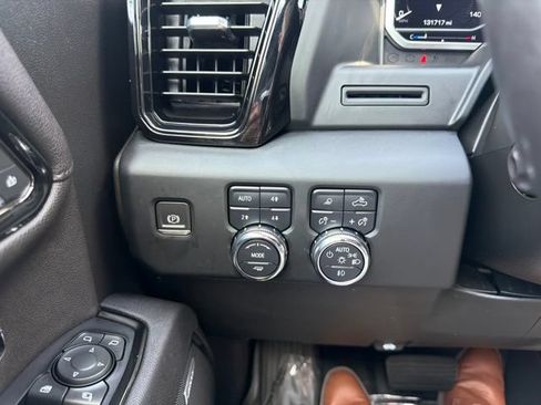 Used 2023 GMC Sierra 1500 AT4 w/ AT4 Premium Package AWD/4WD image 17