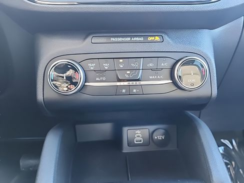 Certified 2025 Ford Escape ST-Line AWD/4WD image 15