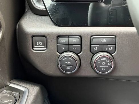 Used 2025 Chevrolet Silverado 1500 LT Trail Boss w/ Protection Package AWD/4WD image 19