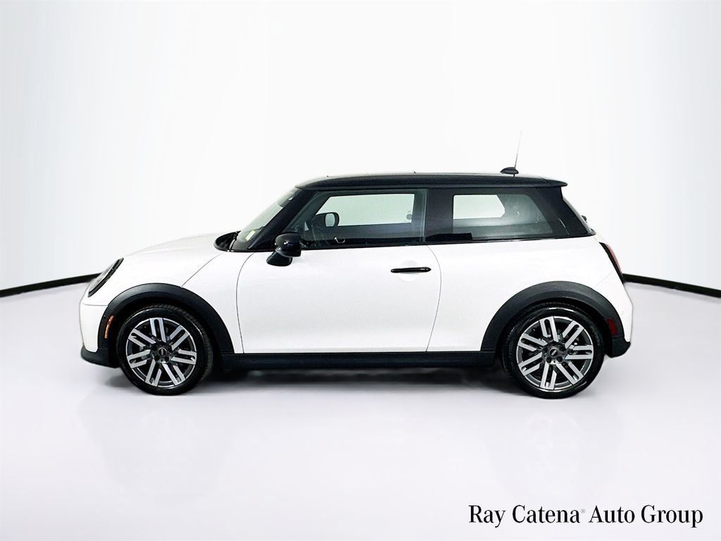 Used 2026 MINI Cooper 2-Door Hardtop FWD image 4