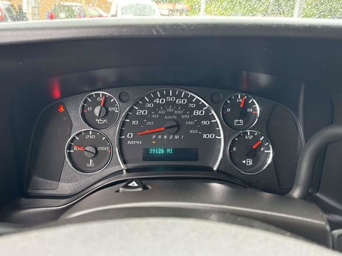 Used 2023 Chevrolet Express 2500 w/ Driver Convenience Package RWD image 16