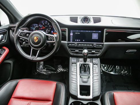Used 2021 Porsche Macan AWD/4WD image 16