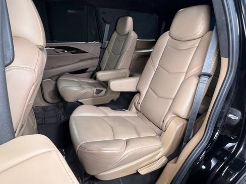 Used 2020 Cadillac Escalade Platinum AWD/4WD image 21