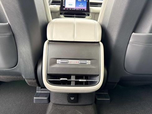 New 2026 Lincoln Nautilus Reserve AWD/4WD image 16