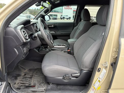 Used 2019 Toyota Tacoma TRD Off-Road image 19