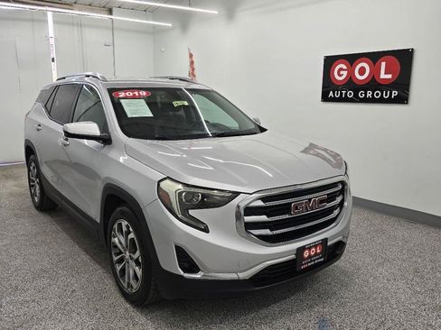 Used 2019 GMC Terrain SLT FWD image 2
