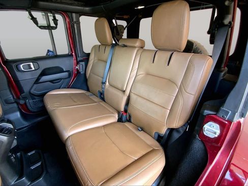 Used 2021 Jeep Wrangler Unlimited Sahara w/ Cold Weather Group AWD/4WD image 21