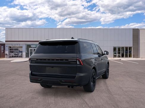New 2026 Lincoln Navigator Reserve w/ Jet Appearance Package AWD/4WD image 8