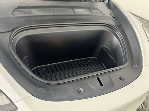 Used 2023 Tesla Model Y Long Range image 44