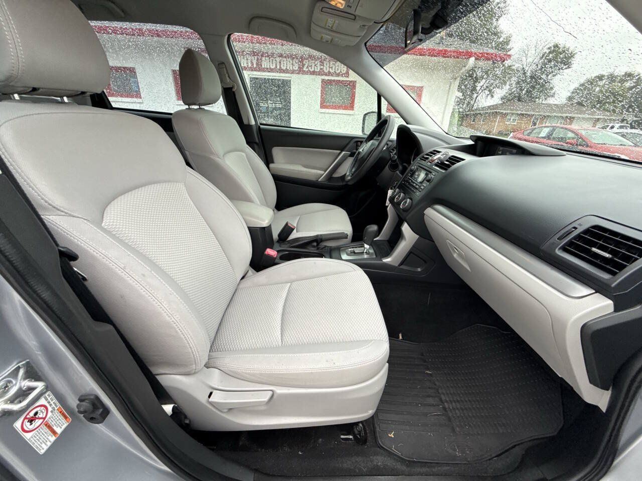 Used 2015 Subaru Forester 2.5i AWD/4WD image 14