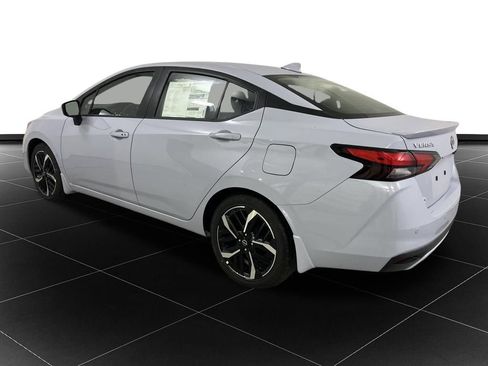 New 2025 Nissan Versa SR w/ Trunk Package FWD image 3
