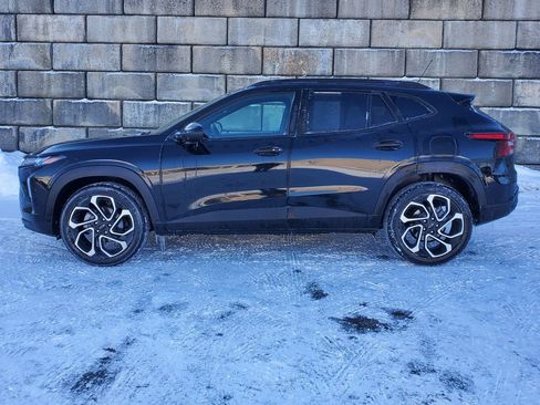 Used 2024 Chevrolet Trax RS w/ Sunroof Package image 2