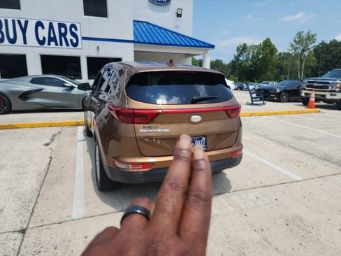 Used 2019 Kia Sportage LX FWD image 11