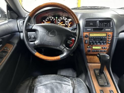Used 2000 Lexus ES 330 FWD image 11