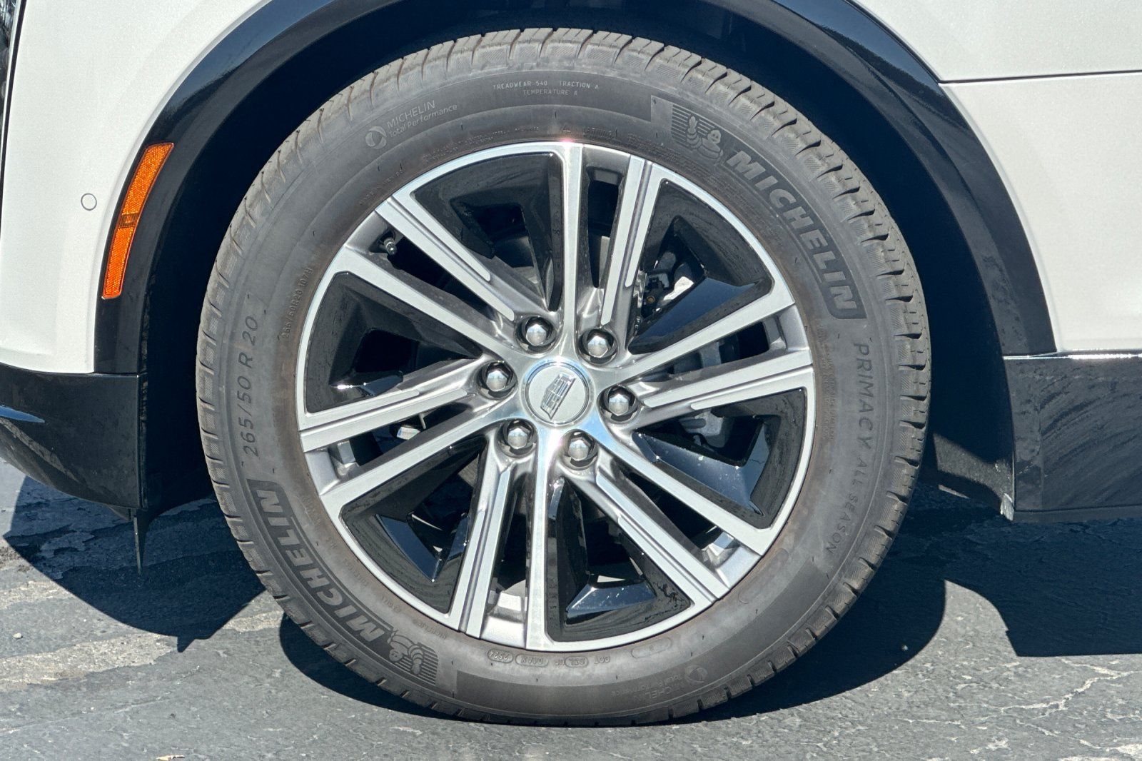 Used 2025 Cadillac Lyriq Luxury AWD/4WD image 44