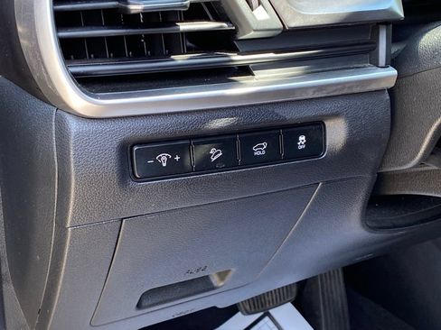 Used 2025 Kia Telluride S AWD/4WD image 12