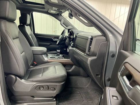 Used 2023 GMC Sierra 1500 SLT AWD/4WD image 23