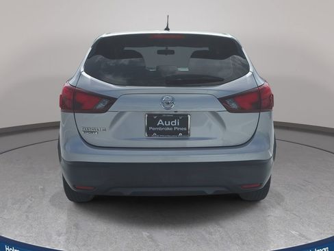 Used 2019 Nissan Rogue Sport S FWD image 9