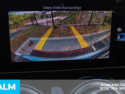 Used 2022 Mercedes-Benz GLB 250 4MATIC w/ Premium Package Lite image 33