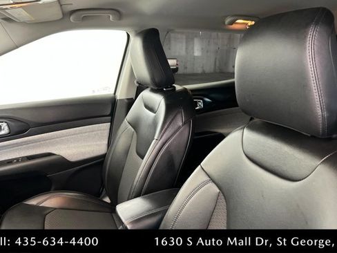 Used 2022 Jeep Compass Latitude AWD/4WD image 16