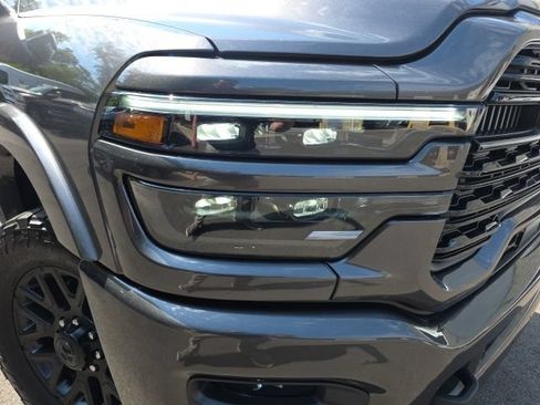 Used 2025 RAM 2500 Limited AWD/4WD image 16